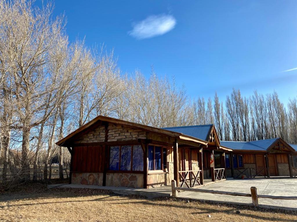 Hosteria & Cabanas Rio Fenix Perito Moreno Buitenkant foto